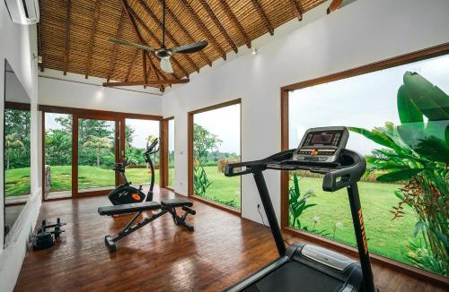 Kalibukbuk Villa | Villa Ravenala - Sumptuous 5BR Luxury Villa 10min away from Lovina in North of Bali