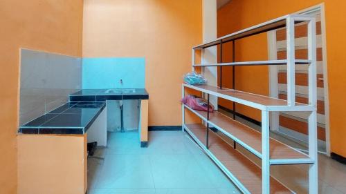 Caruban Hotel | Artayya Puri 3 Syariah near Terminal Caruban Mitra RedDoorz