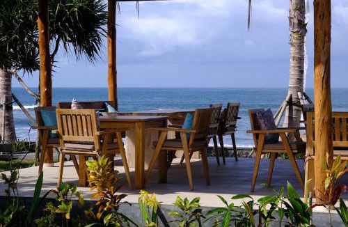 Mendoyo Hotel | WIDE SANDS Beach Retreat