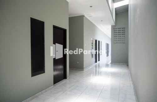 Grogol Hotel | Athena House Syariah Near The Park Mall Solo Baru Mitra RedDoorz