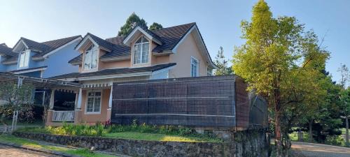 Cipanas Villa | Villa Dalia Puncak Nb4-01