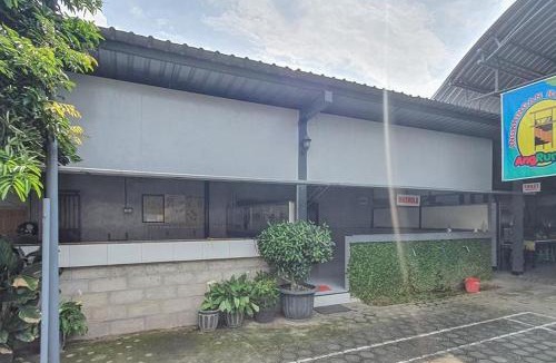 Caruban Hotel | Angrumba Family Homestay Syariah near RSUD Caruban Mitra RedDoorz