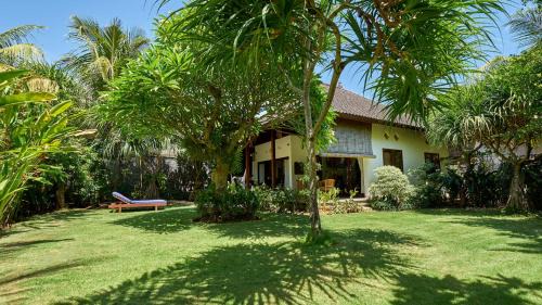 Amed Villa | Villa Adi