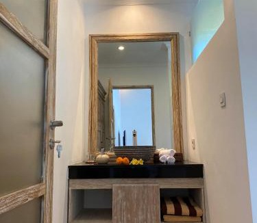 Sidemen House | Alamdhari Villa Sidemen