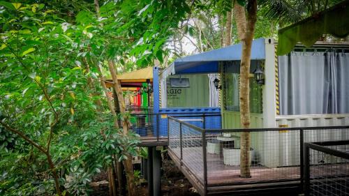 Parigi Hotel | Hau Riverside Lodges Citumang