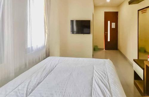 West Cirebon House | RedDoorz Plus near Cirebon Super Block Mall 2