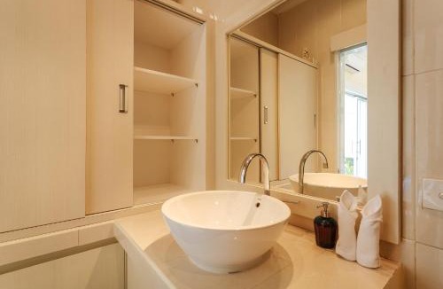 Drupadi Villa | Villa Julie & Villa Sydney, Seminyak - 2 Bedroom Modern Pool Villas!