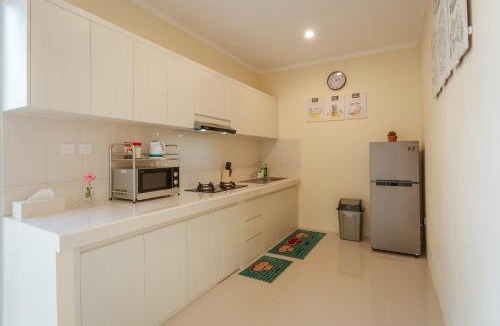 Drupadi Villa | Villa Julie & Villa Sydney, Seminyak - 2 Bedroom Modern Pool Villas!