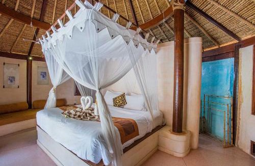 Mushroom Bay Resort | Sanghyang Bay Villas