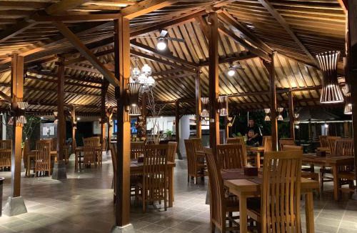 Borobudur Hotel | The Nalaya Hotel & Resto