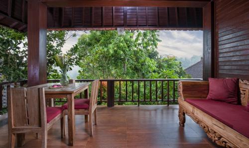 Melayang Bed & Breakfast | Secluded Jungle Villa
