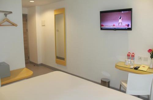 Surabaya Hotel | Amaris Hotel Margorejo Surabaya