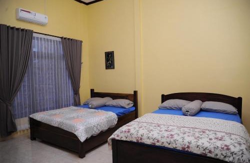 Kalipuro House | Rumah Eyang Guest House