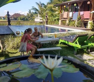 Peliatan Hostel | Green Paddy Hostel & Villa