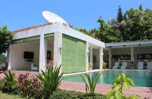 Anturan House | Villa Putih Lovina
