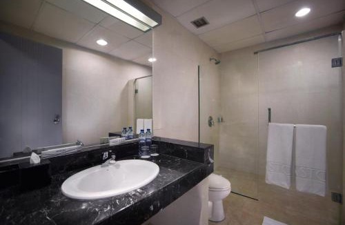 Jakarta Hotel | Royal Palm Hotel & Conference Center Cengkareng