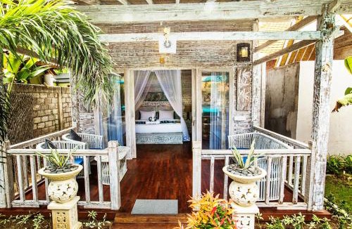Mushroom Bay Hotel | The Palm Grove Villas