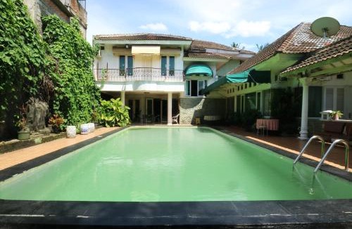 East Jakarta House | Villa Sri Manganti