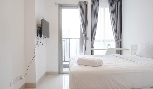 Comfort And Warm Studio At Ciputra World 2 Apartment