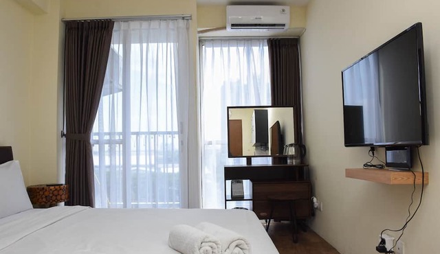 Nice And Cozy Studio At Tifolia Apartment