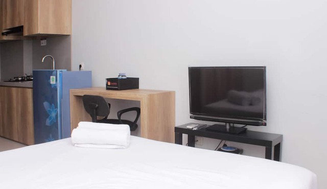 Nice And Cozy Studio At Tamansari Mahogany Karawang Apartment