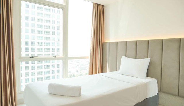 Warm And Elegant 2Br At The Kensington Royal Suites Apartment