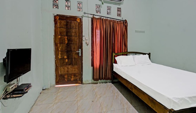 Hotel O Homestay Bang HajiNearLapangan Penujak (Inen Gonggang) in Praya