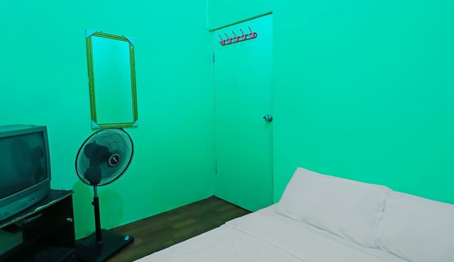Hotel O Paris SyariahNearTempat Makan Pagi Sore Nohil in Batam