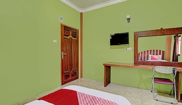 OYO 92551 Netra Hotel in Ujung Batu