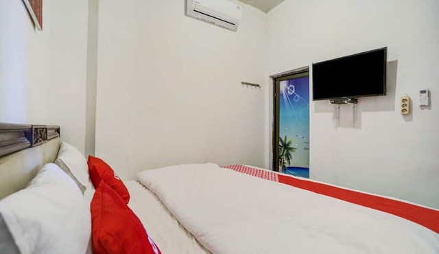 Hotel O Karisma Residence in Balige