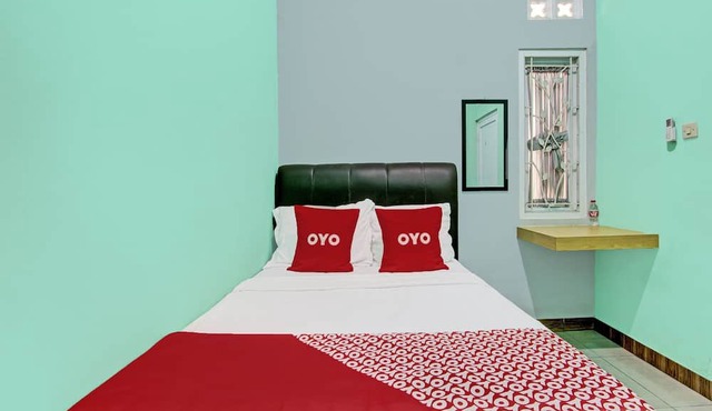 OYO 92521 Guest House Inayah Syariah