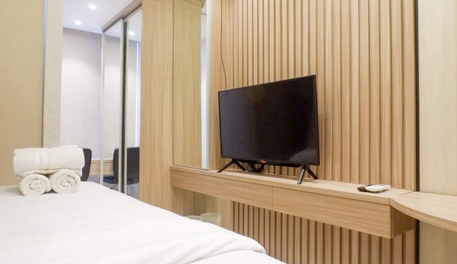 Best Studio Benson Apartment Connected to Pakuwon Mall next to Anderson
