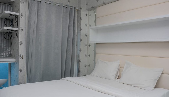 Comfort with City View Studio Tifolia Apartment