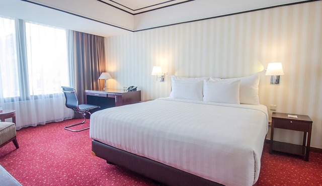 REDTOP Hotel & Convention Center