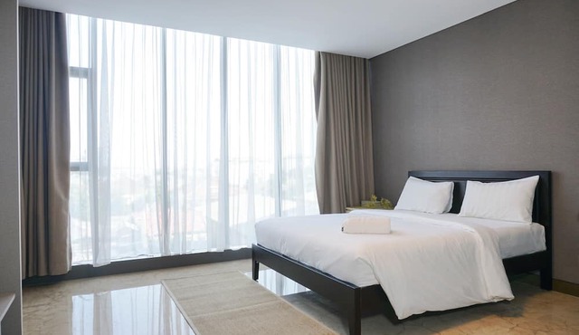 Luxurious 1BR @ L'Avenue Apartment near Sampoerna Universitas