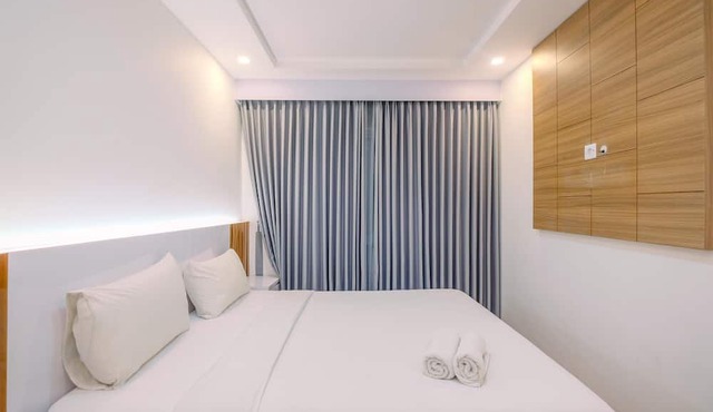 Fancy and Fabulous 1BR at Pejaten Park Apartment