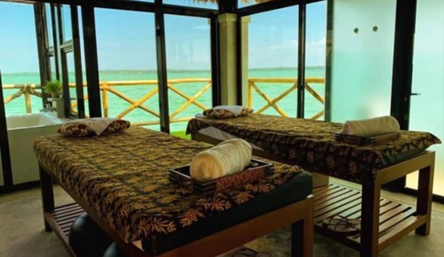 Doulos Phos The Ship Hotel in Bintan