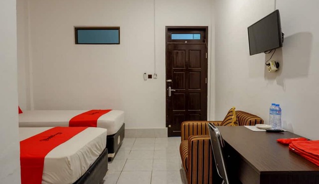 RedDoorz Syariah @ Hotel Wisma Indonesia Kendari in Kendari