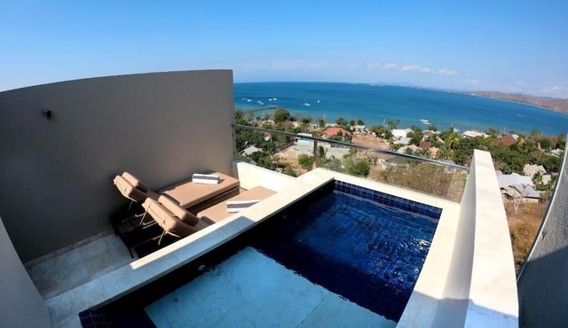 Bukit Pool Suites in Gili Gede