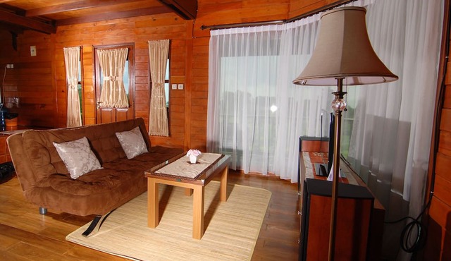 Villa ChavaMinerva Kayu - Ciater