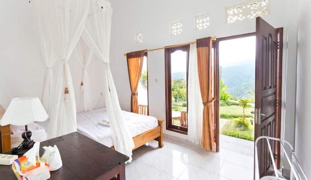 Aris Homestay and Warung Made in Munduk