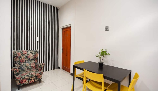 RedDoorz Plus near Mall Kelapa Gading