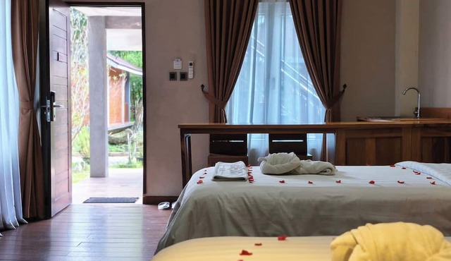 Thong's Inn - KNO Kualanamu Transit Hotel in Medan