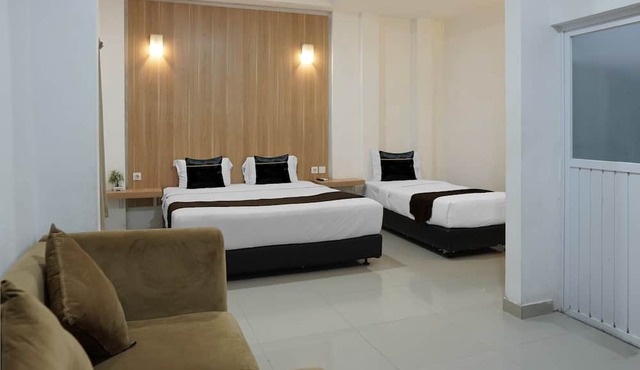 Townhouse Oak Polamas Residence in Padang