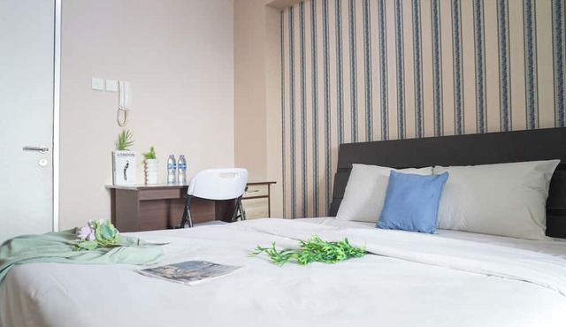 Studio Near Baywalk Mall At Apartment Green Bay Pluit