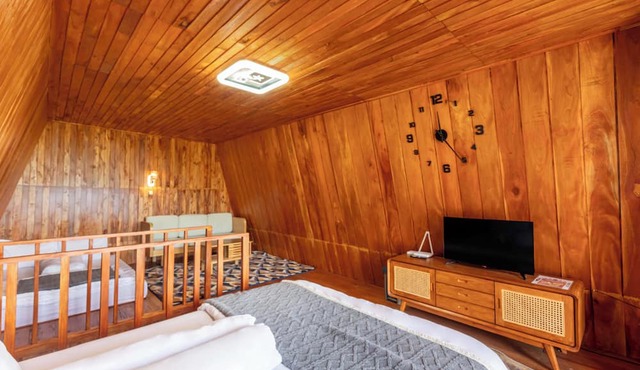 Emerald Cabin Dieng