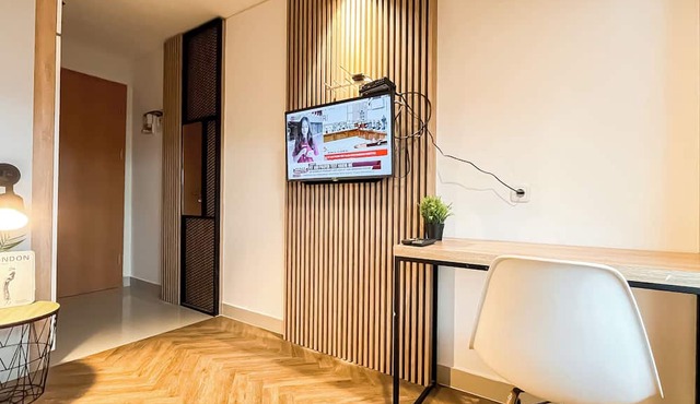 Wooden Nest 2Br Without Living Room At Evenciio Margonda Apartment