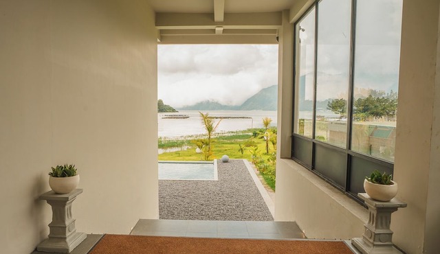 Tribhuwana Padma Lake Resort