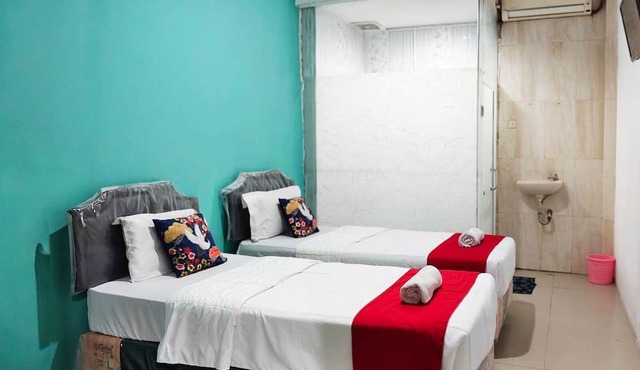 TwoSpaces Living at Nabila Semampir Homestay