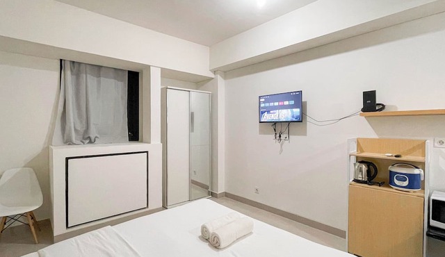 Simple Look Studio (No Kitchen) Near Unhas Bandaraya - Tallasa City Makassar Apartment in Makassar